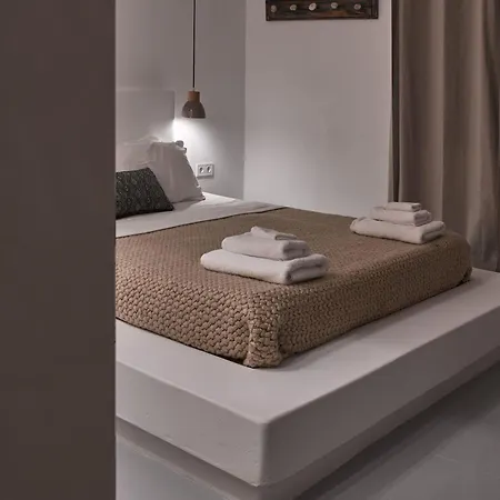 Maria Seaview Near *