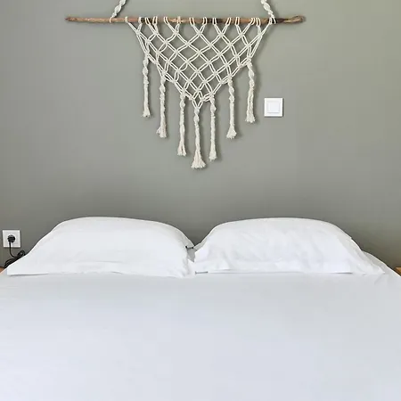 Maria Seaview Near * 나오우사