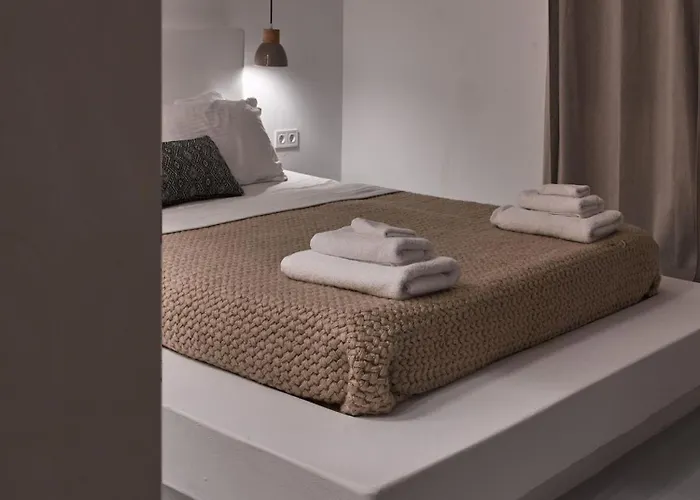 Maria Seaview Near *