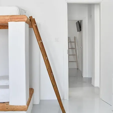 Maria Seaview Near ناوسا