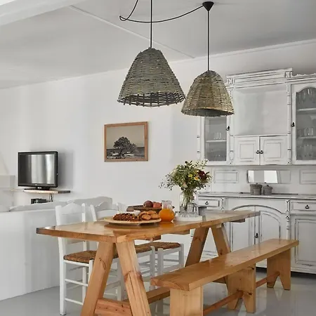 Maria Seaview Near * ناوسا