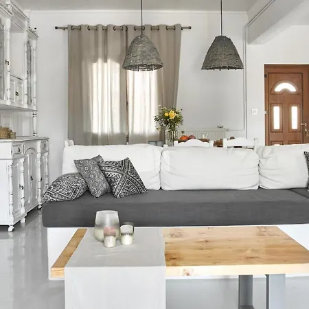 Maria Seaview Near ناوسا