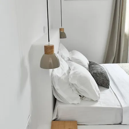 Maria Seaview Near * ناوسا